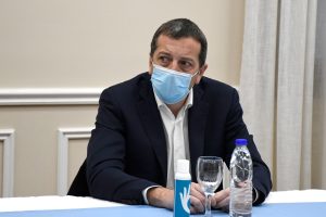 El Gobierno presentó licitaciones y firmó acuerdos para obras en localidades de Santa Cruz