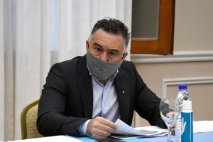 El Gobierno presentó licitaciones y firmó acuerdos para obras en localidades de Santa Cruz