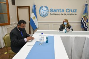 La Gobernadora recibió al intendente de El Chaltén para realizar la firma de convenio por obras