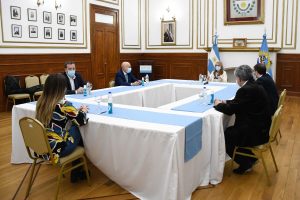 Alicia firmó un convenio marco para el impulso de la obra pública en Caleta Olivia