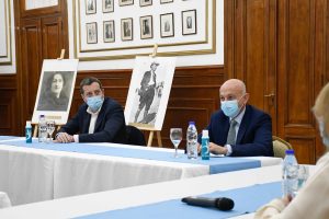 Alicia firmó un convenio marco para el impulso de la obra pública en Caleta Olivia