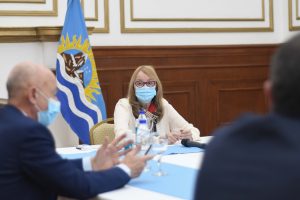 Alicia firmó un convenio marco para el impulso de la obra pública en Caleta Olivia