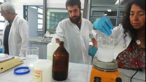 La Escuela Agropecuaria Nº 1 enseña a sus alumnos a elaborar alcohol en gel