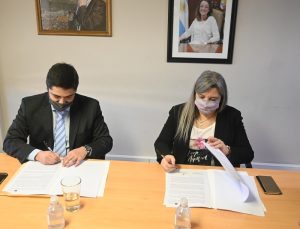 Seguridad firmó un convenio de bonificaciones en los aranceles con la Universidad Blas Pascal