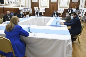 Alicia encabezó la firma de convenios con los municipios de Perito Moreno y Río Turbio