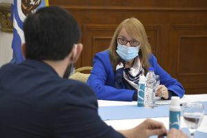 Alicia encabezó la firma de convenios con los municipios de Perito Moreno y Río Turbio