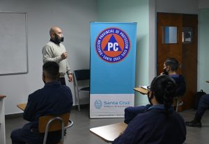 Se realiza con éxito la capacitación de primeros auxilios, RCP y DEA en la Escuela de Policía