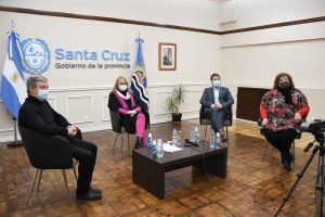 La Gobernadora encabezó la presentación del Fondo Editorial Santacruceño