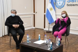 La Gobernadora encabezó la presentación del Fondo Editorial Santacruceño