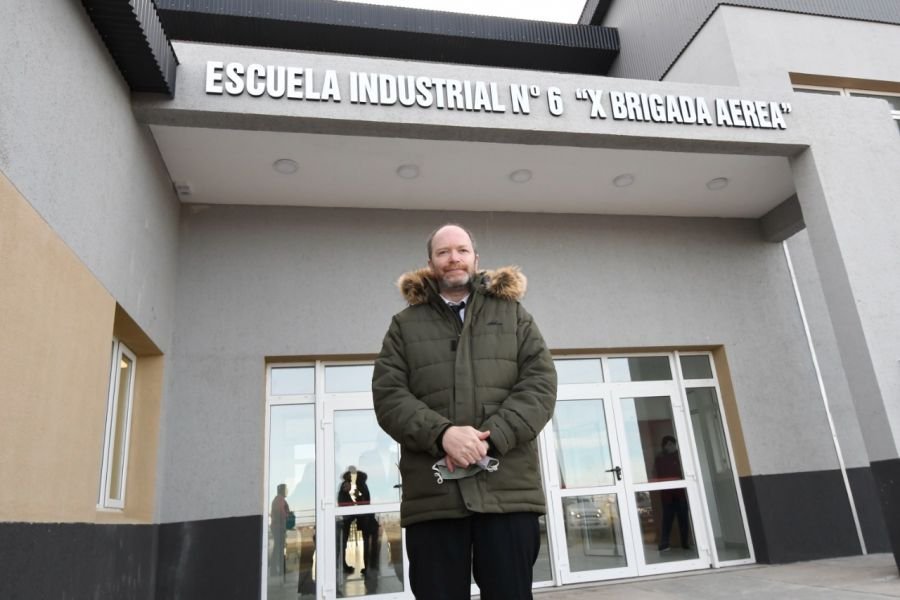 Golombek: “Inaugurar una escuela técnica no solo es emoción, sino futuro y educar para el trabajo”