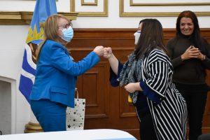 La Gobernadora encabezó la firma de convenios para el fortalecimiento del Polo Tecnológico de Santa Cruz