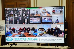 La Gobernadora encabezó la firma de convenios para el fortalecimiento del Polo Tecnológico de Santa Cruz