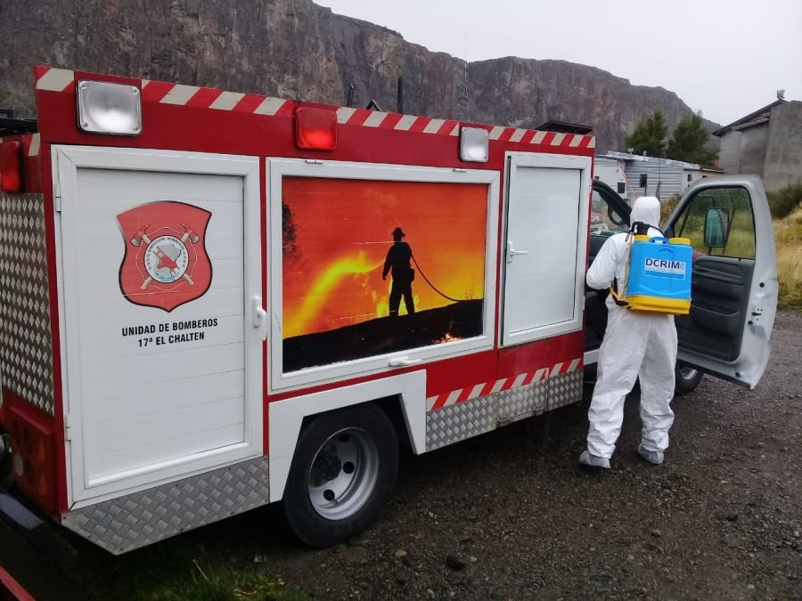Bomberos realizan trabajos de desinfección en dependencias