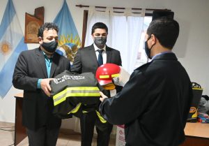 Culminó la entrega de equipamiento para policías de El Chaltén y El Calafate