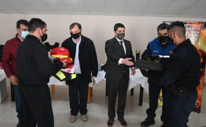 Culminó la entrega de equipamiento para policías de El Chaltén y El Calafate
