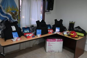 Culminó la entrega de equipamiento para policías de El Chaltén y El Calafate