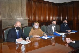 Alicia firmó acuerdos que permitirán avanzar en nuevas obras eléctricas para Santa Cruz