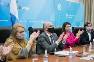 Alicia firmó convenios para obras en terminales, puerto y aeropuertos en Santa Cruz