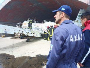 Capacitan a bomberxs en salvamento y extinción de incendios en aeronaves