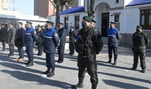 Seguridad hizo entrega de motos, cascos y vestimenta para la Policía de Santa Cruz