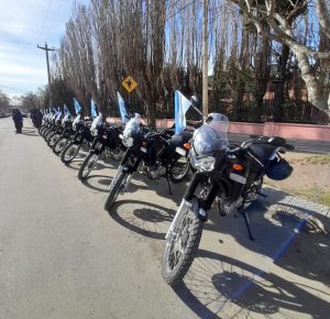 Seguridad hizo entrega de motos, cascos y vestimenta para la Policía de Santa Cruz
