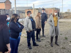 Alicia participó de una reunión con vecinos y vecinas del Barrio Los Lolos de Río Gallegos