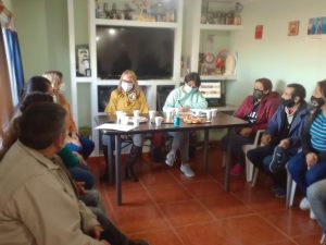 Alicia participó de una reunión con vecinos y vecinas del Barrio Los Lolos de Río Gallegos
