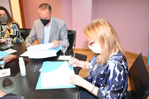 Alicia firmó el convenio de obra para asfaltar la Ruta Provincial N° 39