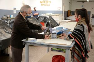 El Gobierno hizo entrega de 100 cuadernillos que serán destinados a estudiantes de escuelas rurales