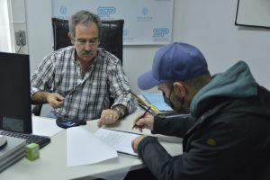 Servicios Públicos realizó la firma para la ampliación de red de agua en barrios de Río Gallegos