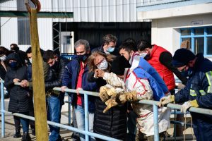 Alicia acompañó a los trabajadores de SPSE en una nueva jornada de limpieza