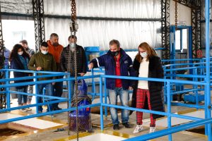 Alicia acompañó a los trabajadores de SPSE en una nueva jornada de limpieza