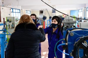 Alicia acompañó a los trabajadores de SPSE en una nueva jornada de limpieza