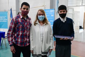 Alicia encabezó el acto de entrega de netbooks a escuelas secundarias
