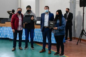 Alicia encabezó el acto de entrega de netbooks a escuelas secundarias