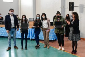 Alicia encabezó el acto de entrega de netbooks a escuelas secundarias