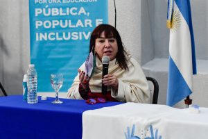 Velázquez: “El esfuerzo en conjunto es el que nos permite ganar presencialidad, y entregar estas computadoras”