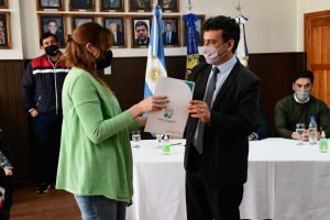 Alicia encabezó el acto de entrega de viviendas en Puerto Deseado y Río Gallegos