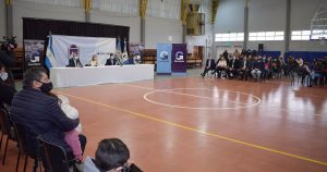 Alicia encabezó el acto de entrega de viviendas en Puerto Deseado y Río Gallegos