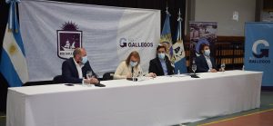 Alicia encabezó el acto de entrega de viviendas en Puerto Deseado y Río Gallegos