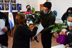 Vecinxs destacaron la entrega de viviendas en Puerto Deseado: “Es un sueño cumplido”