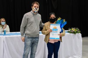 Alicia entregó certificados de posesión de terrenos del Barrio 22 de Septiembre de Río Gallegos