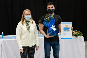 Alicia entregó certificados de posesión de terrenos del Barrio 22 de Septiembre de Río Gallegos