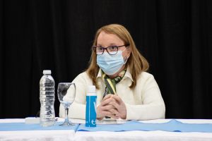 Alicia: “Esta entrega de terrenos abre una oportunidad para tener la casa que necesitan”