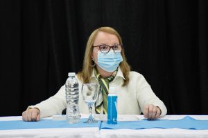 Alicia: “Esta entrega de terrenos abre una oportunidad para tener la casa que necesitan”