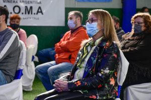 La Gobernadora participó de la inauguración del Complejo Deportivo de la Asociación Obrera Minera Argentina