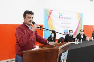 El Gobierno efectivizó la entrega de viviendas en Puerto Santa Cruz