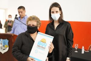 El Gobierno efectivizó la entrega de viviendas en Puerto Santa Cruz