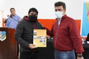 El Gobierno efectivizó la entrega de viviendas en Puerto Santa Cruz