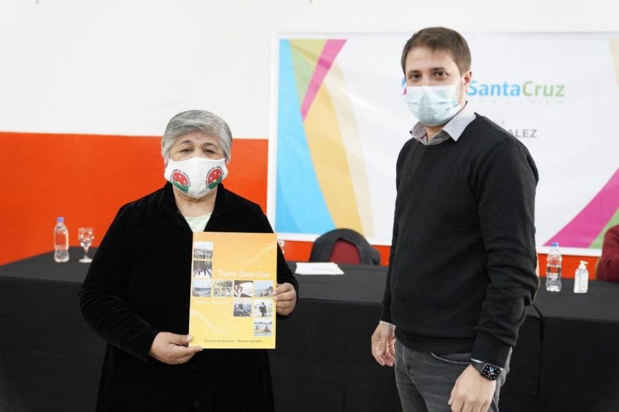 Zuliani: "Esta entrega de viviendas a vecinos significan historias que seguirán forjándose”*